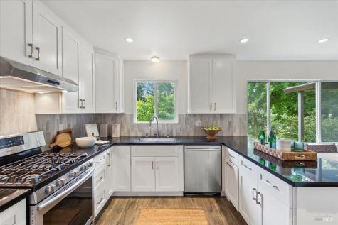 7960 Bella Vista Drive Sebastopol CA 95472