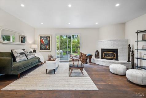 7960 Bella Vista Drive Sebastopol CA 95472