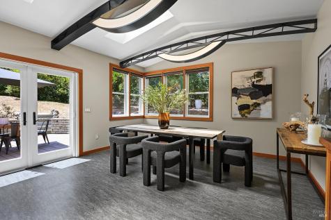 700 Ellis Court Sebastopol CA 95472