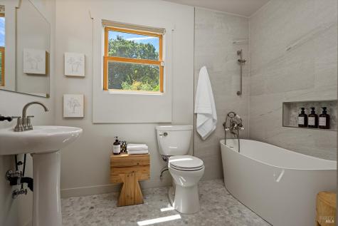700 Ellis Court Sebastopol CA 95472