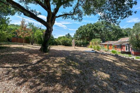 700 Ellis Court Sebastopol CA 95472