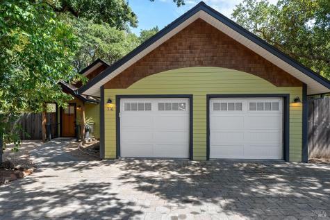700 Ellis Court Sebastopol CA 95472