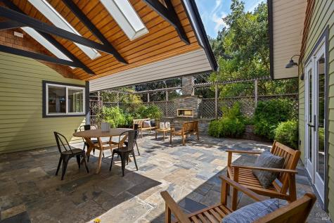 700 Ellis Court Sebastopol CA 95472