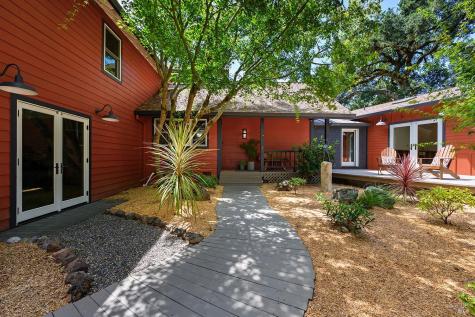 700 Ellis Court Sebastopol CA 95472