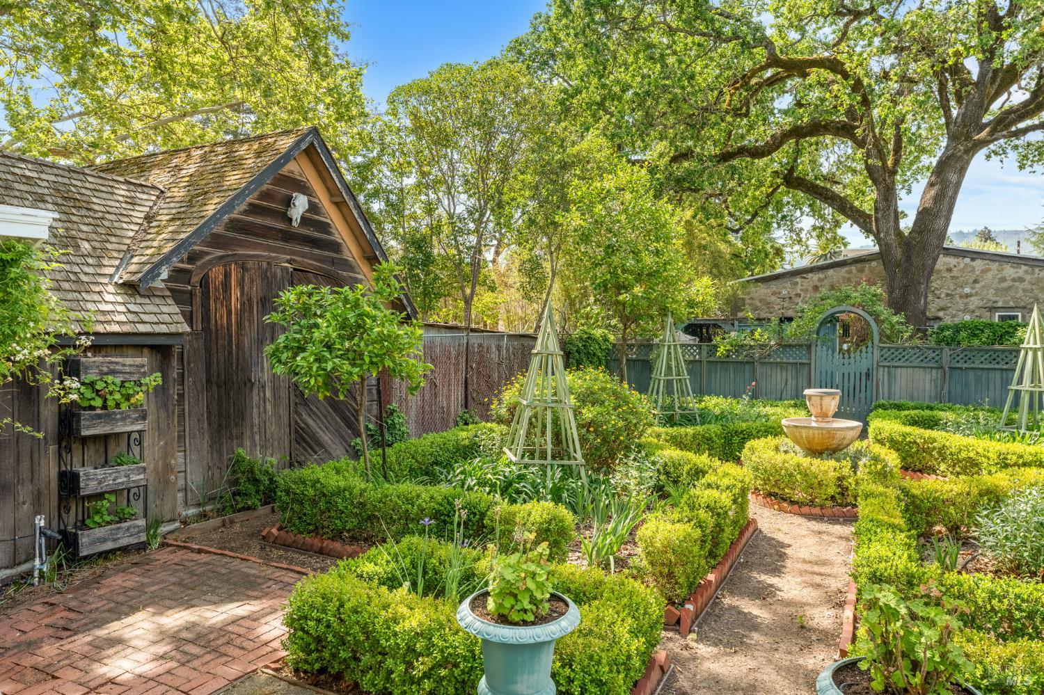 1201 Edwards Street St. Helena CA 94574