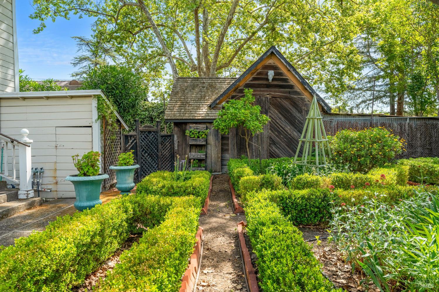 1201 Edwards Street St. Helena CA 94574
