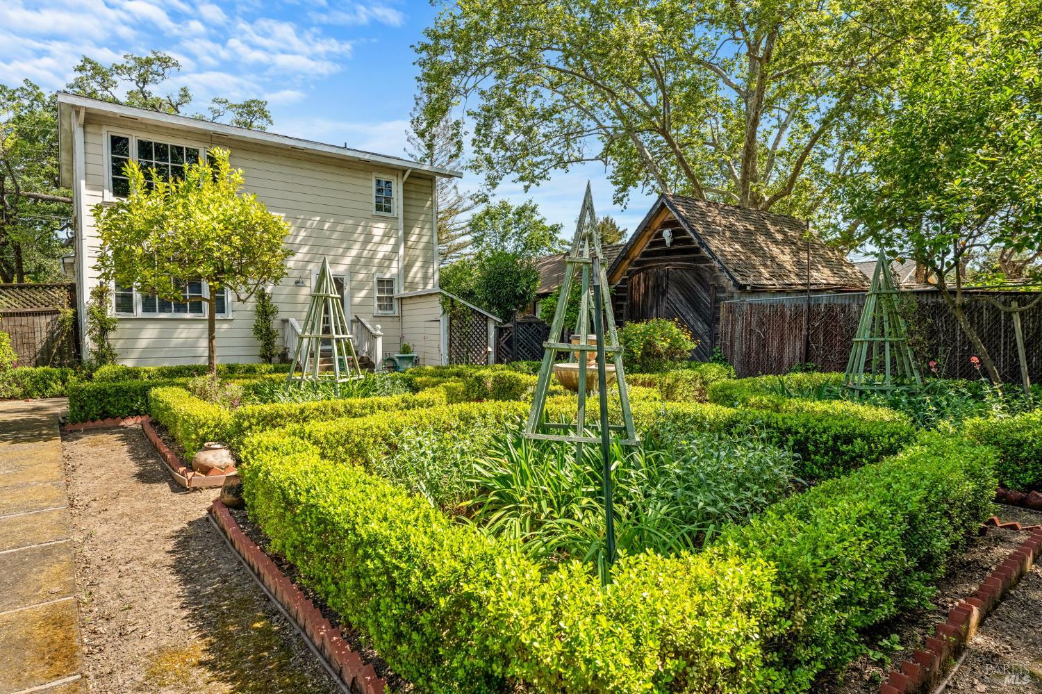 1201 Edwards Street St. Helena CA 94574