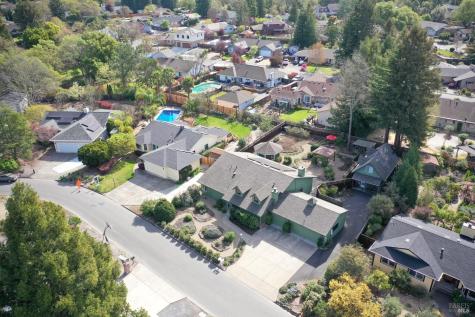 180 Barrio Way Windsor CA 95492