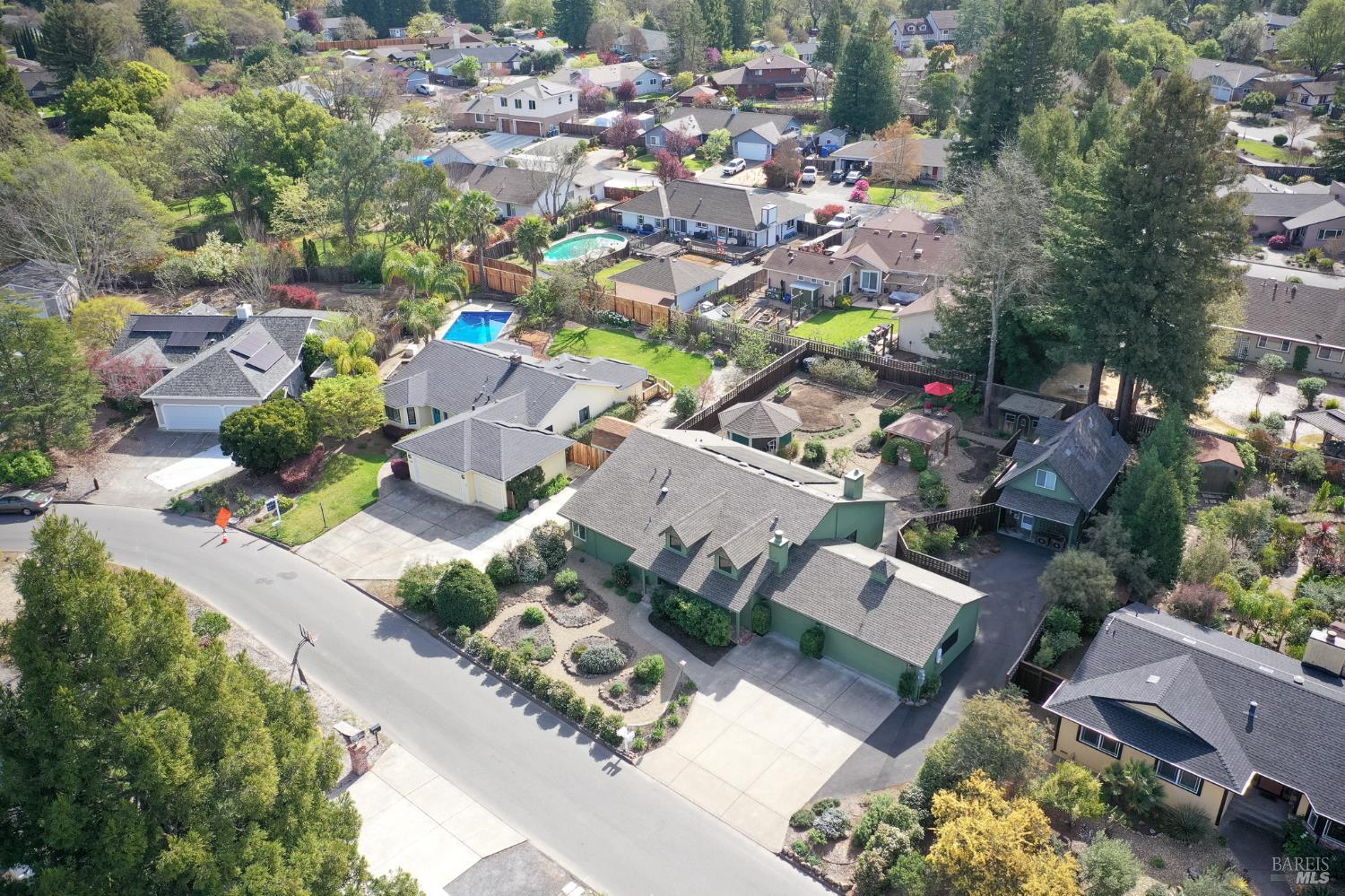 180 Barrio Way Windsor CA 95492