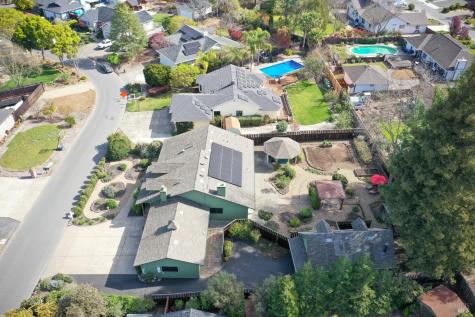 180 Barrio Way Windsor CA 95492