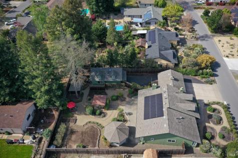 180 Barrio Way Windsor CA 95492