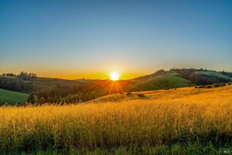 4707 Bloomfield Road Petaluma CA 94952