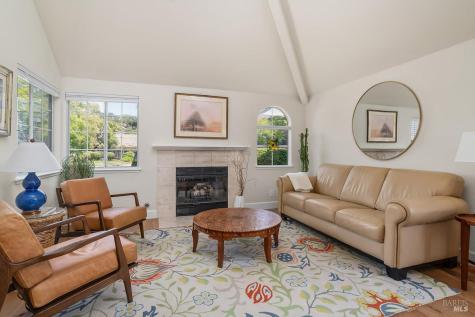 186 Ignacio Valley Circle Novato CA 94949