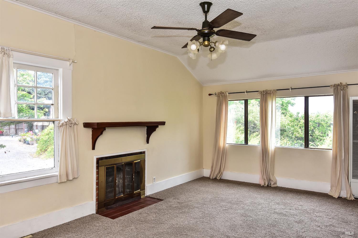 704 Bloomfield Road Sebastopol CA 95472