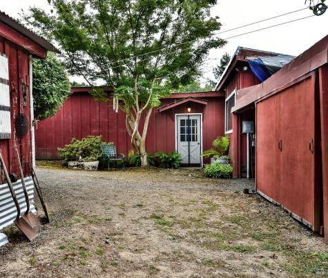 704 Bloomfield Road Sebastopol CA 95472