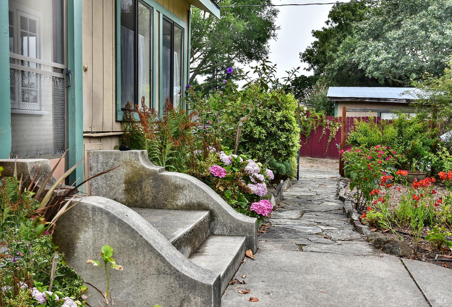 704 Bloomfield Road Sebastopol CA 95472