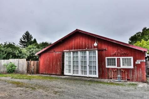 704 Bloomfield Road Sebastopol CA 95472