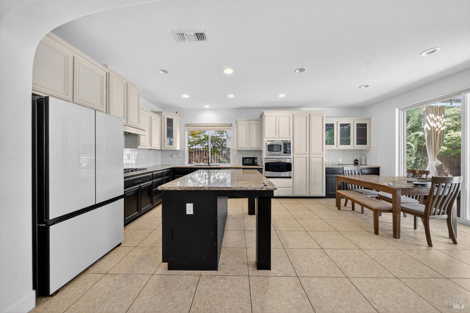 3034 W Clinton Court Visalia CA 93291