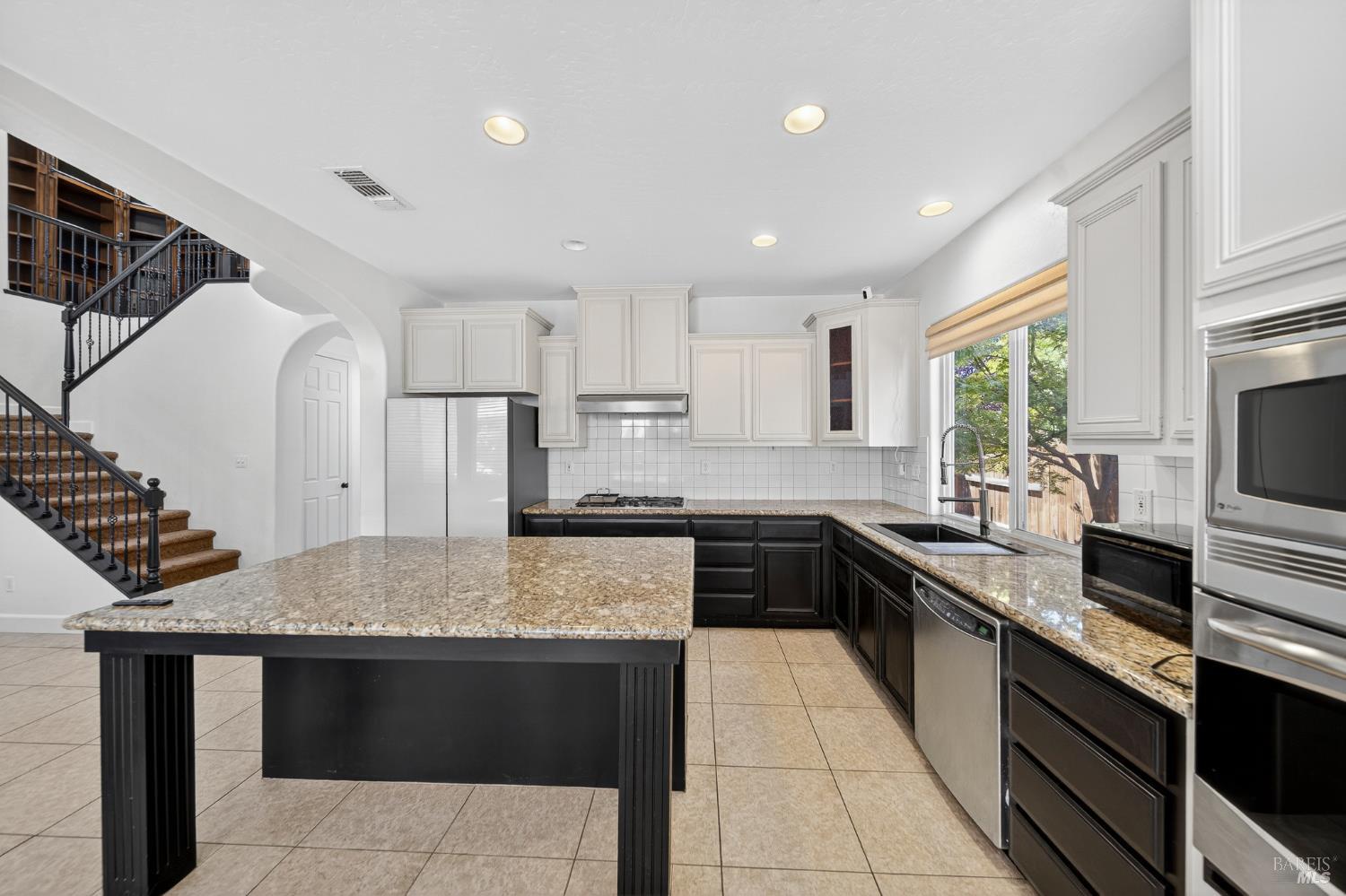 3034 W Clinton Court Visalia CA 93291