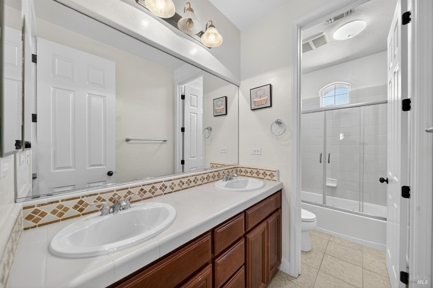 3034 W Clinton Court Visalia CA 93291