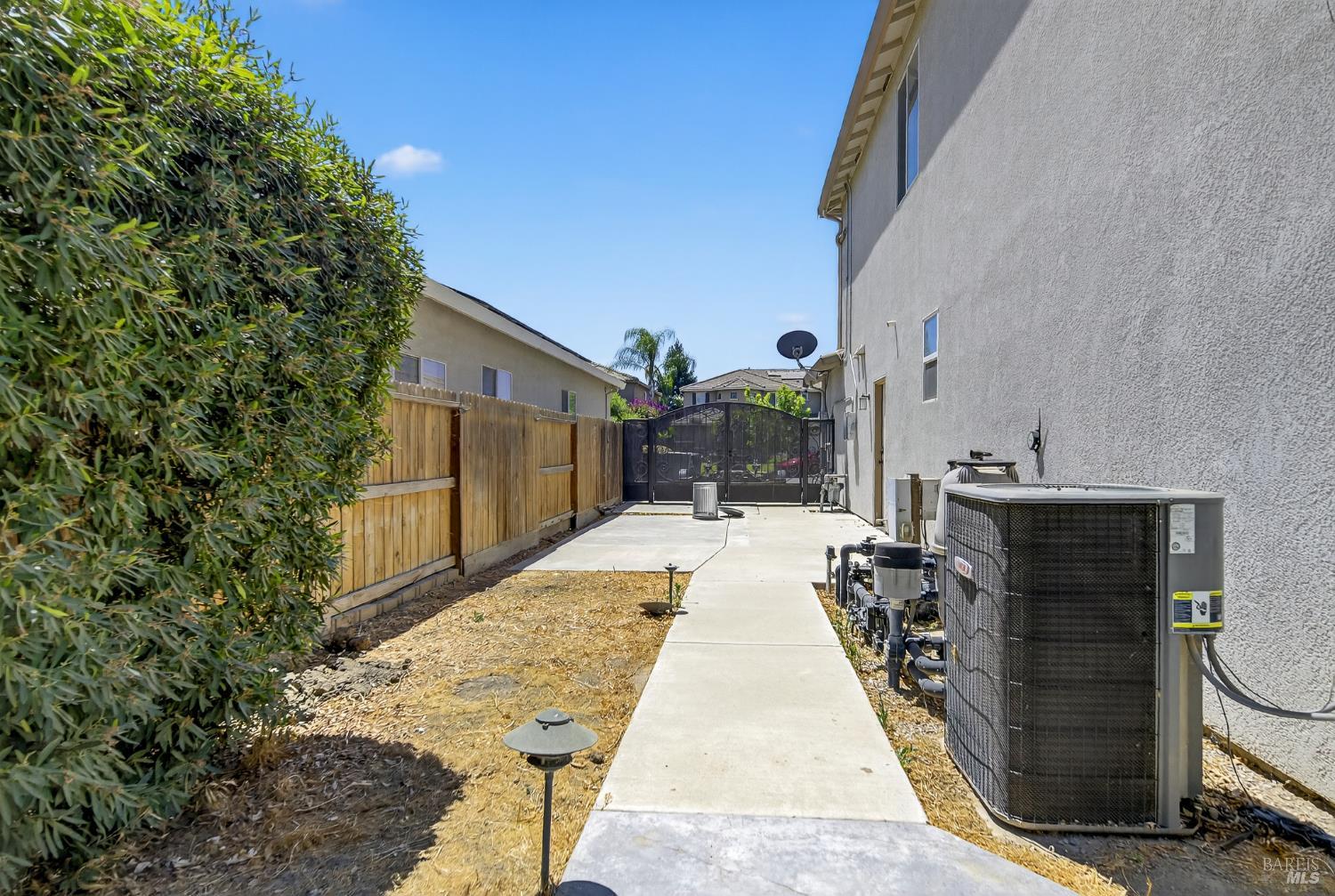 3034 W Clinton Court Visalia CA 93291