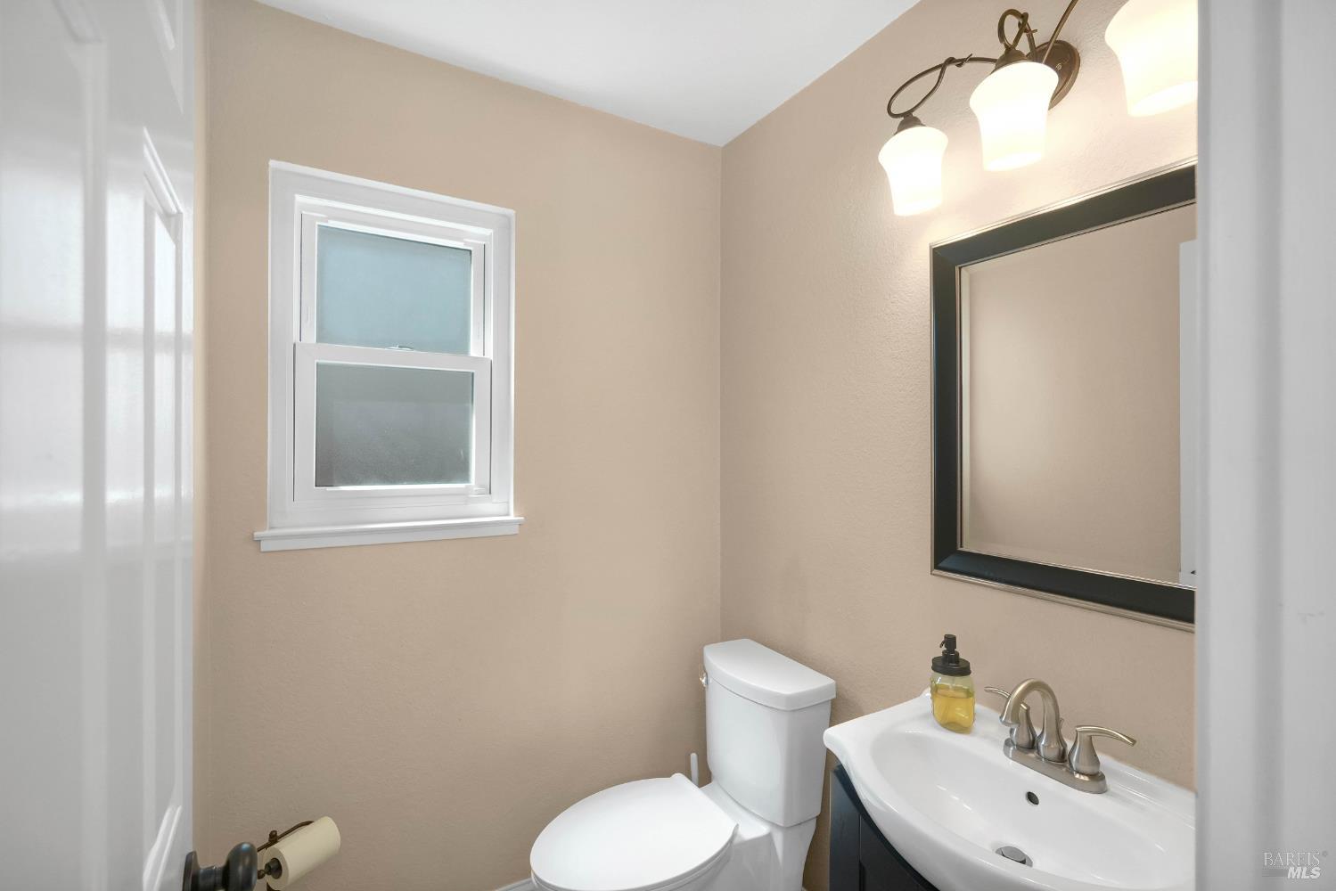 945 Bauman Court Suisun City CA 94585