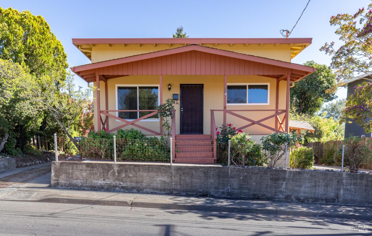 114 Powell Avenue Healdsburg CA 95448