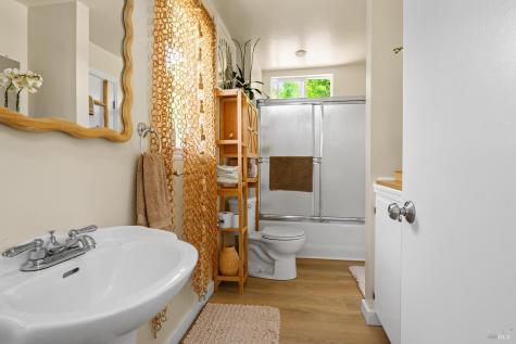 6003-6017 Red Winery Road Healdsburg CA 95441