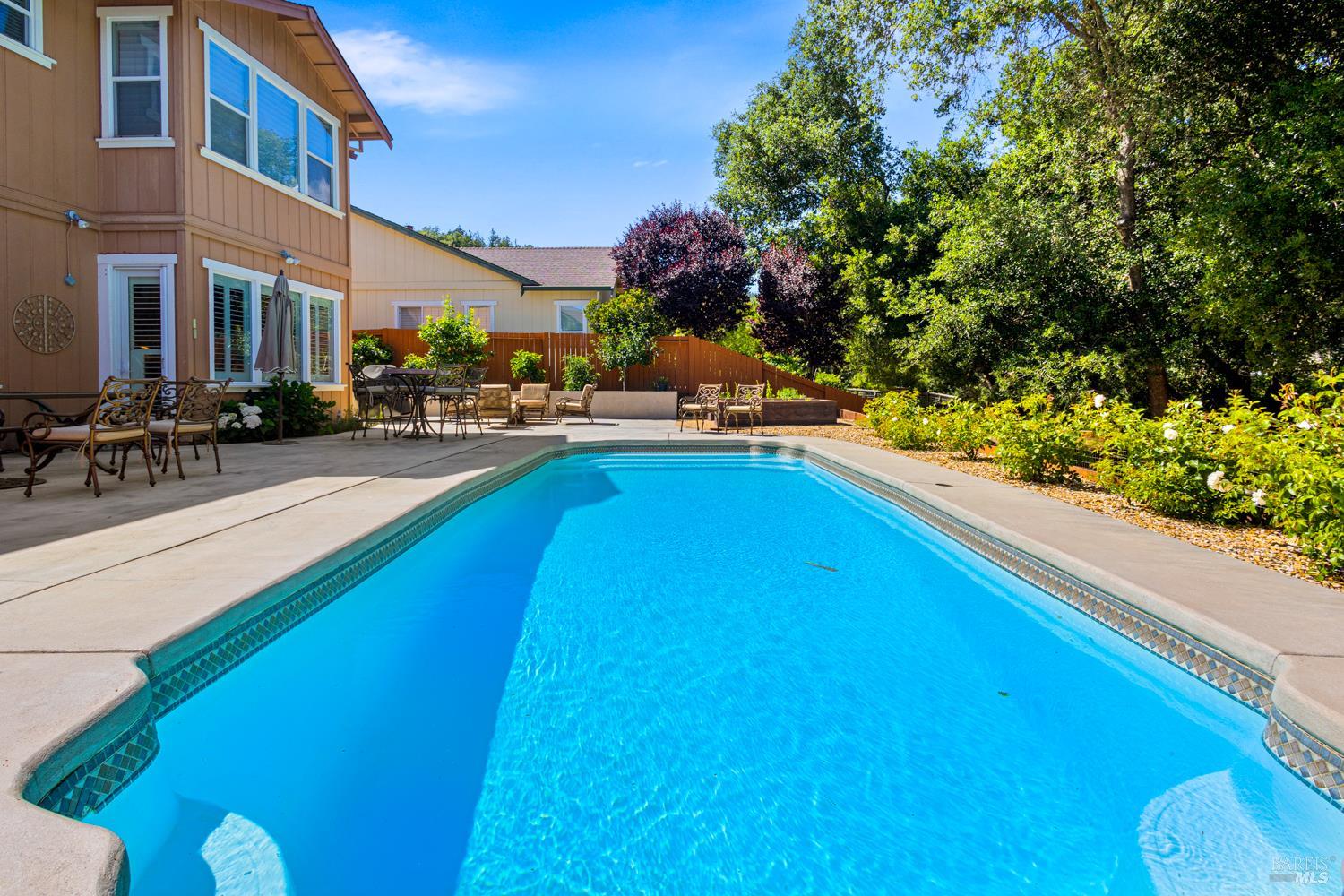 544 Port Circle Cloverdale CA 95425
