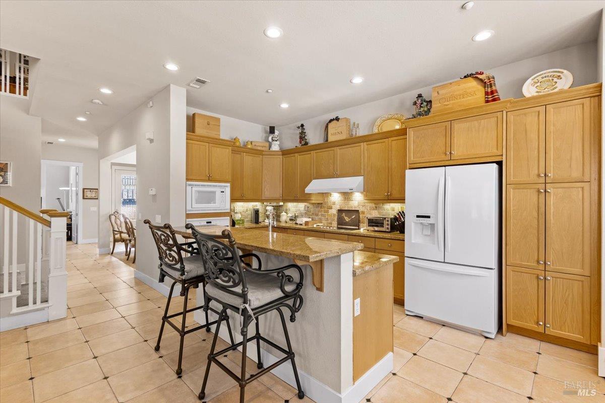 544 Port Circle Cloverdale CA 95425