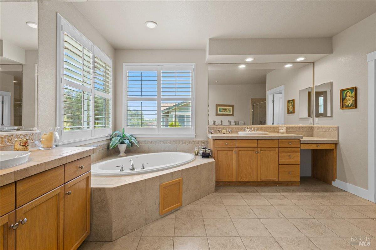 544 Port Circle Cloverdale CA 95425