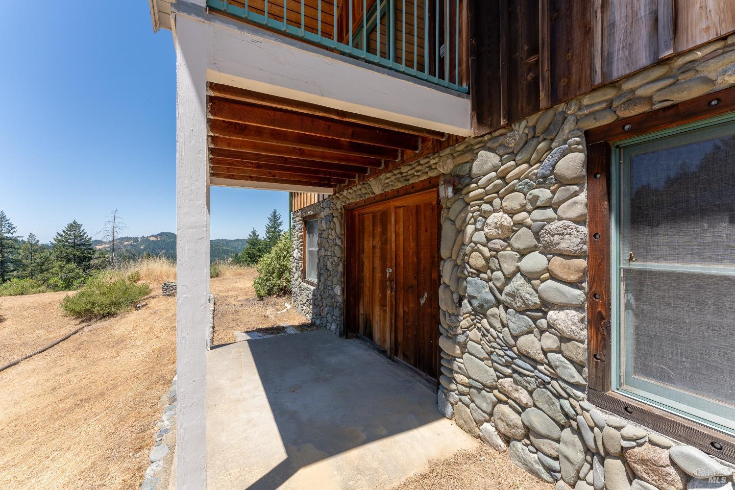 19155 Scenic Drive Redwood Valley CA 95470