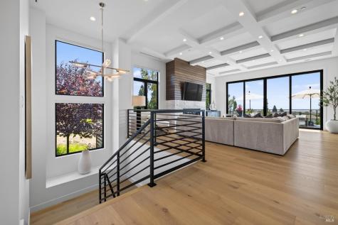 3735 Woodbourne Place Santa Rosa CA 95403