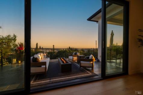 3735 Woodbourne Place Santa Rosa CA 95403