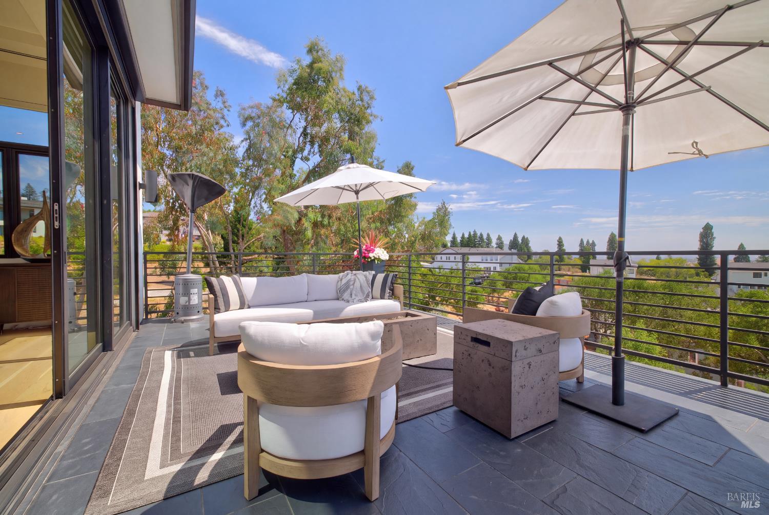 3735 Woodbourne Place Santa Rosa CA 95403