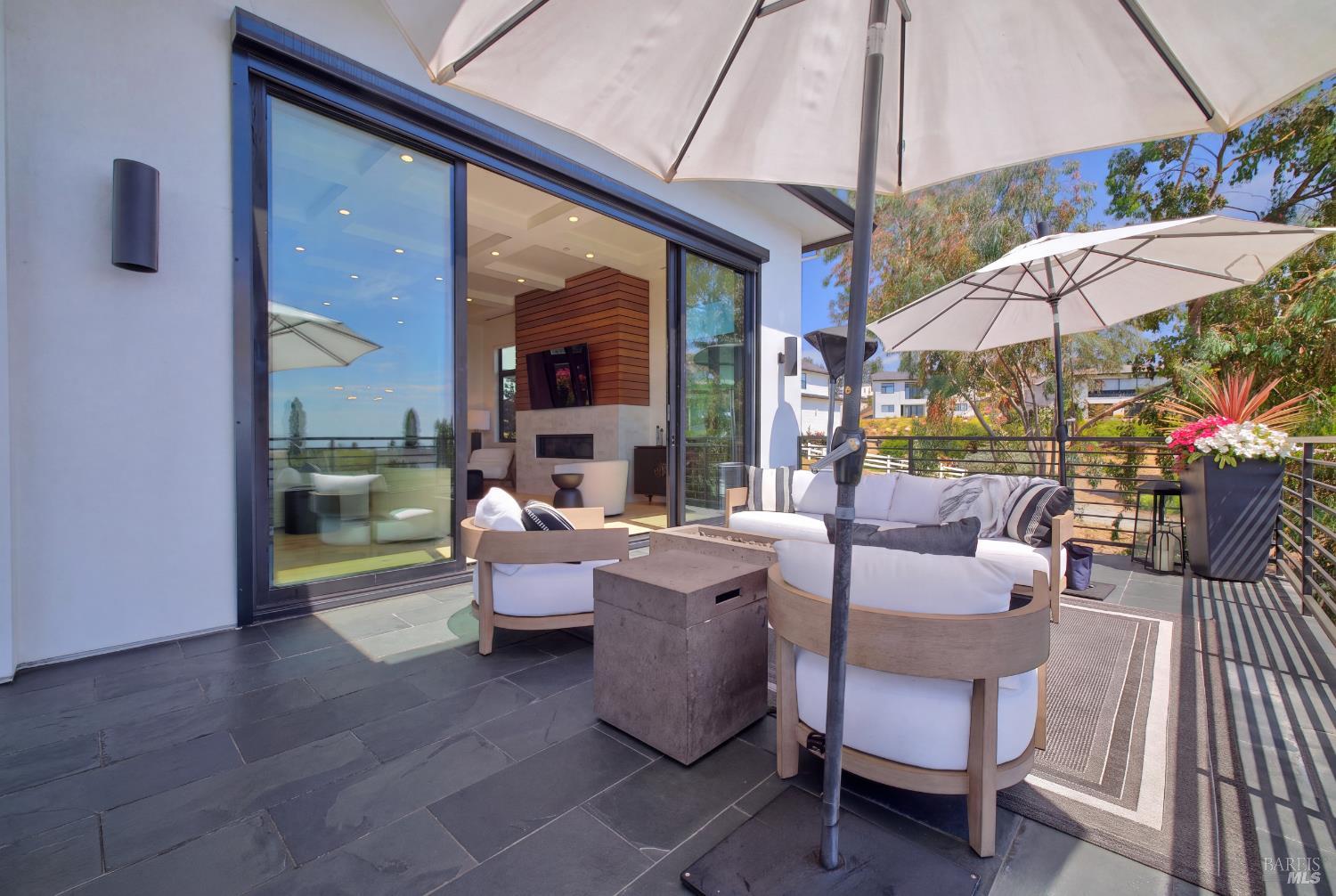 3735 Woodbourne Place Santa Rosa CA 95403