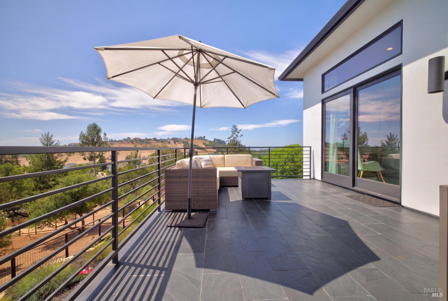 3735 Woodbourne Place Santa Rosa CA 95403