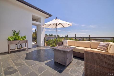 3735 Woodbourne Place Santa Rosa CA 95403