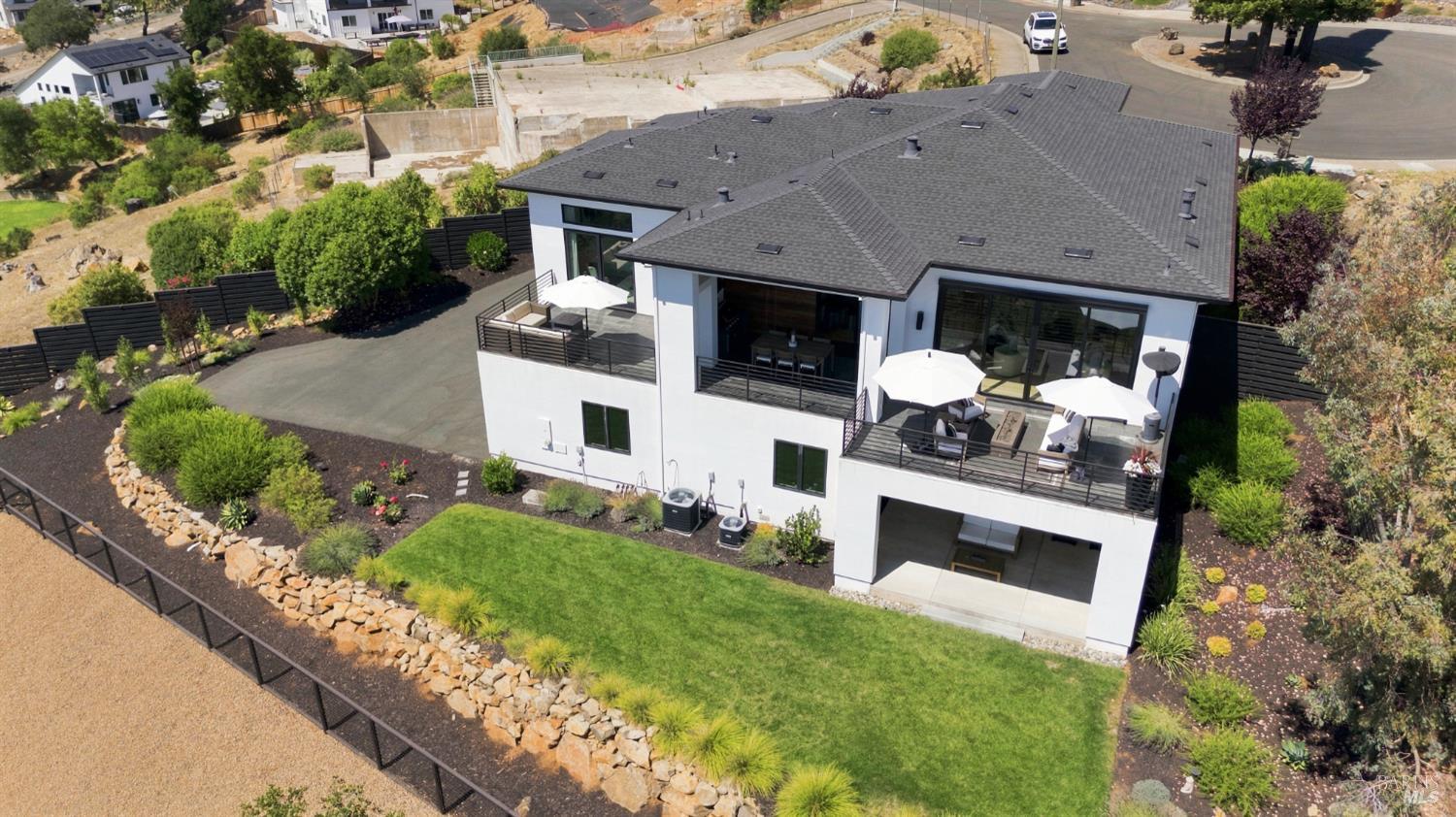 3735 Woodbourne Place Santa Rosa CA 95403