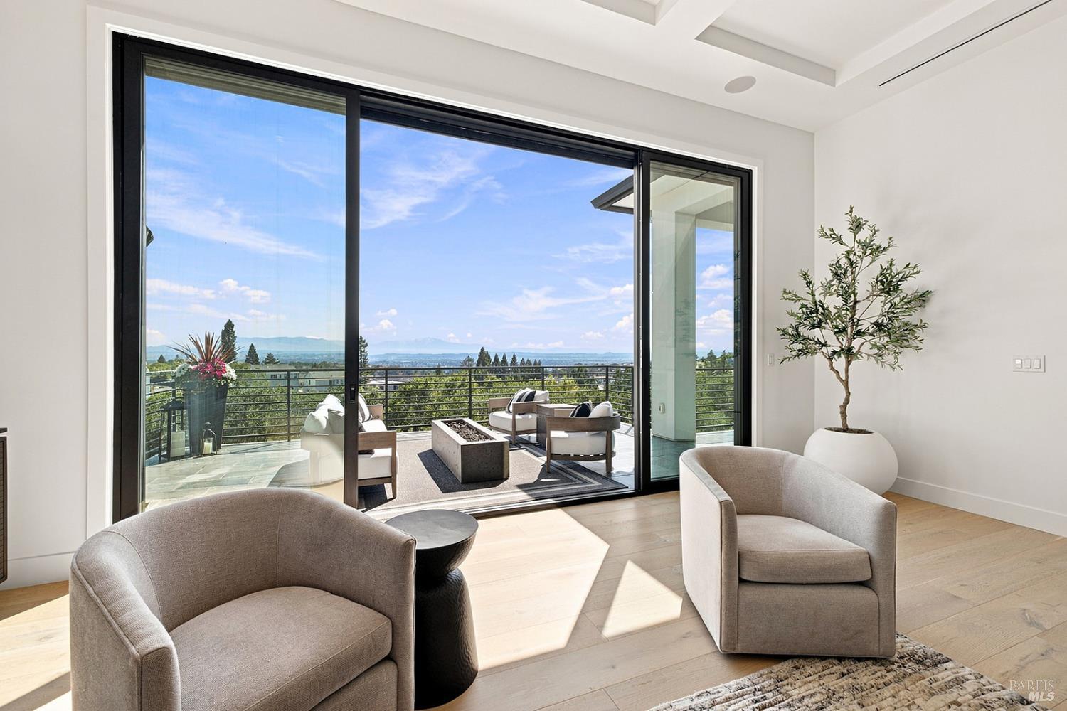 3735 Woodbourne Place Santa Rosa CA 95403