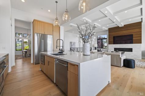 3735 Woodbourne Place Santa Rosa CA 95403