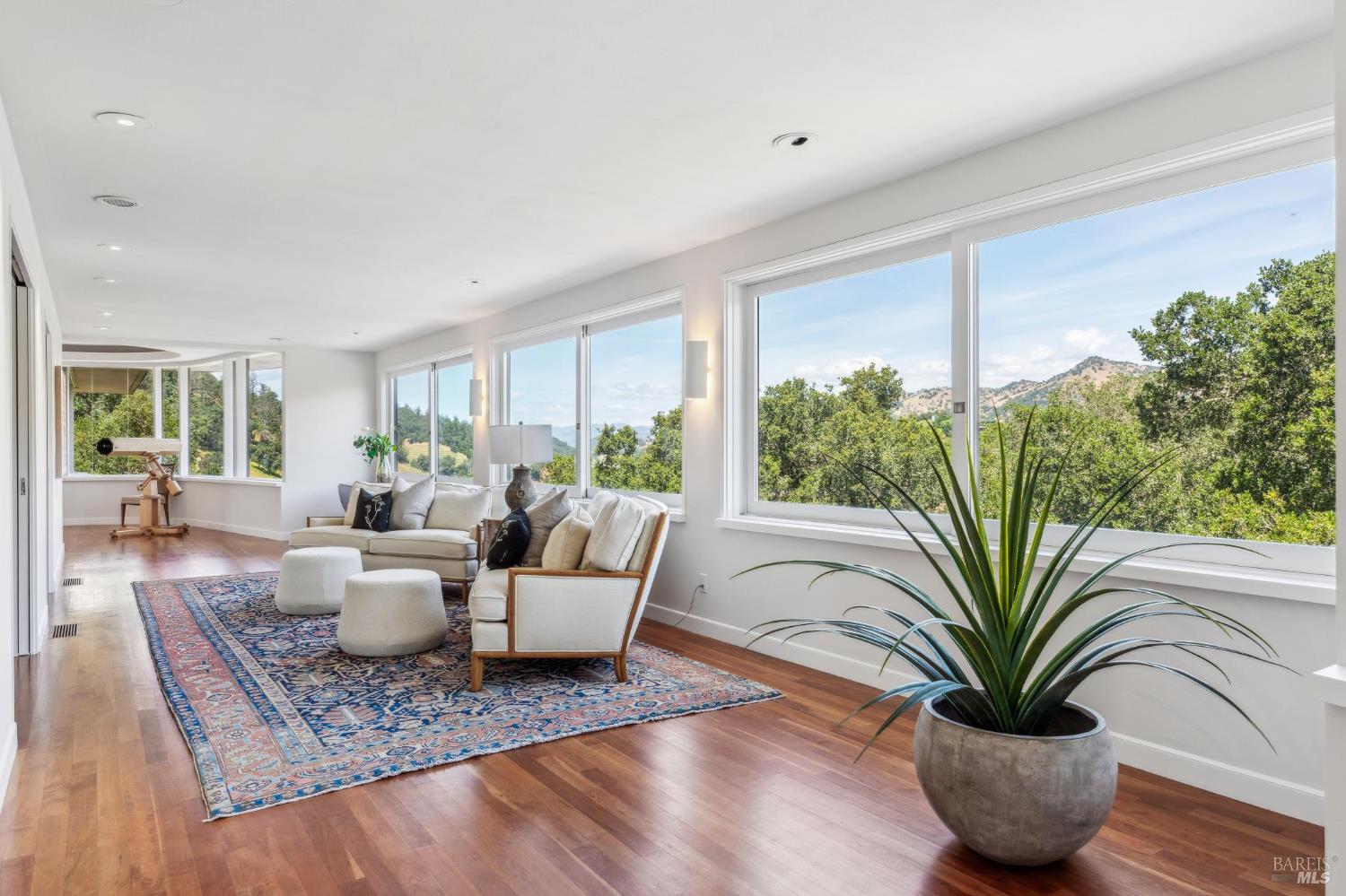 5768 Silverado Trail Napa CA 94558
