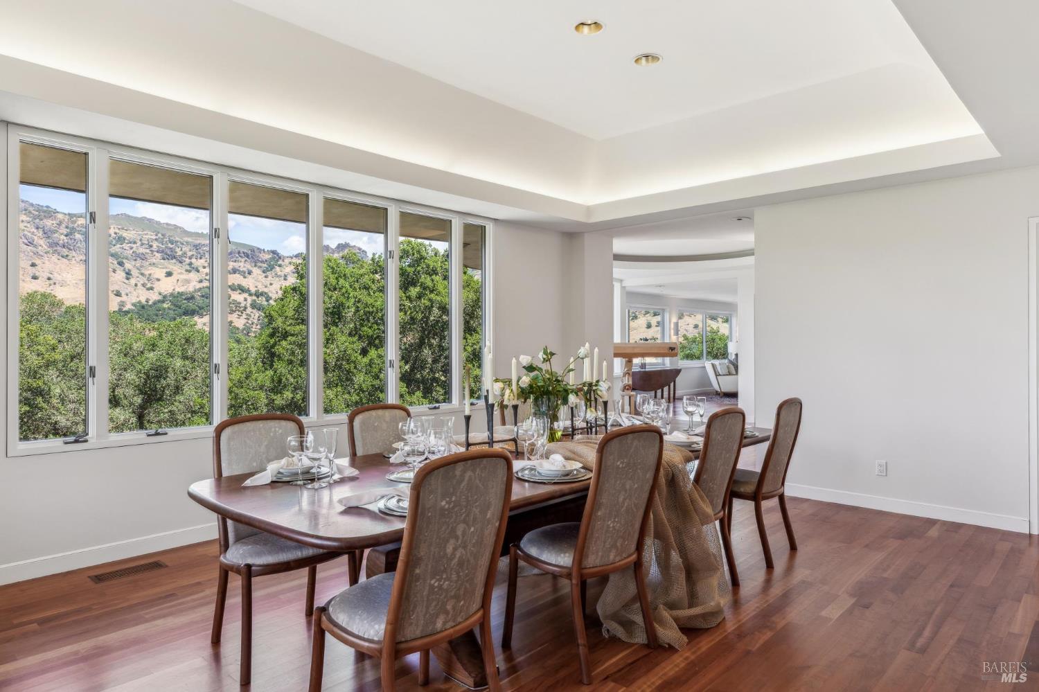 5768 Silverado Trail Napa CA 94558