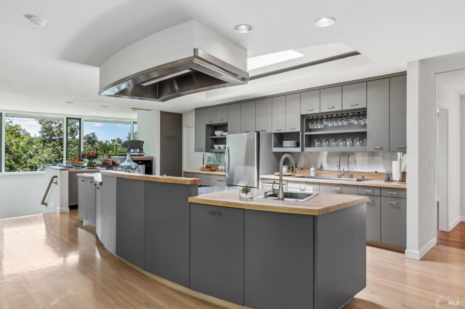 5768 Silverado Trail Napa CA 94558