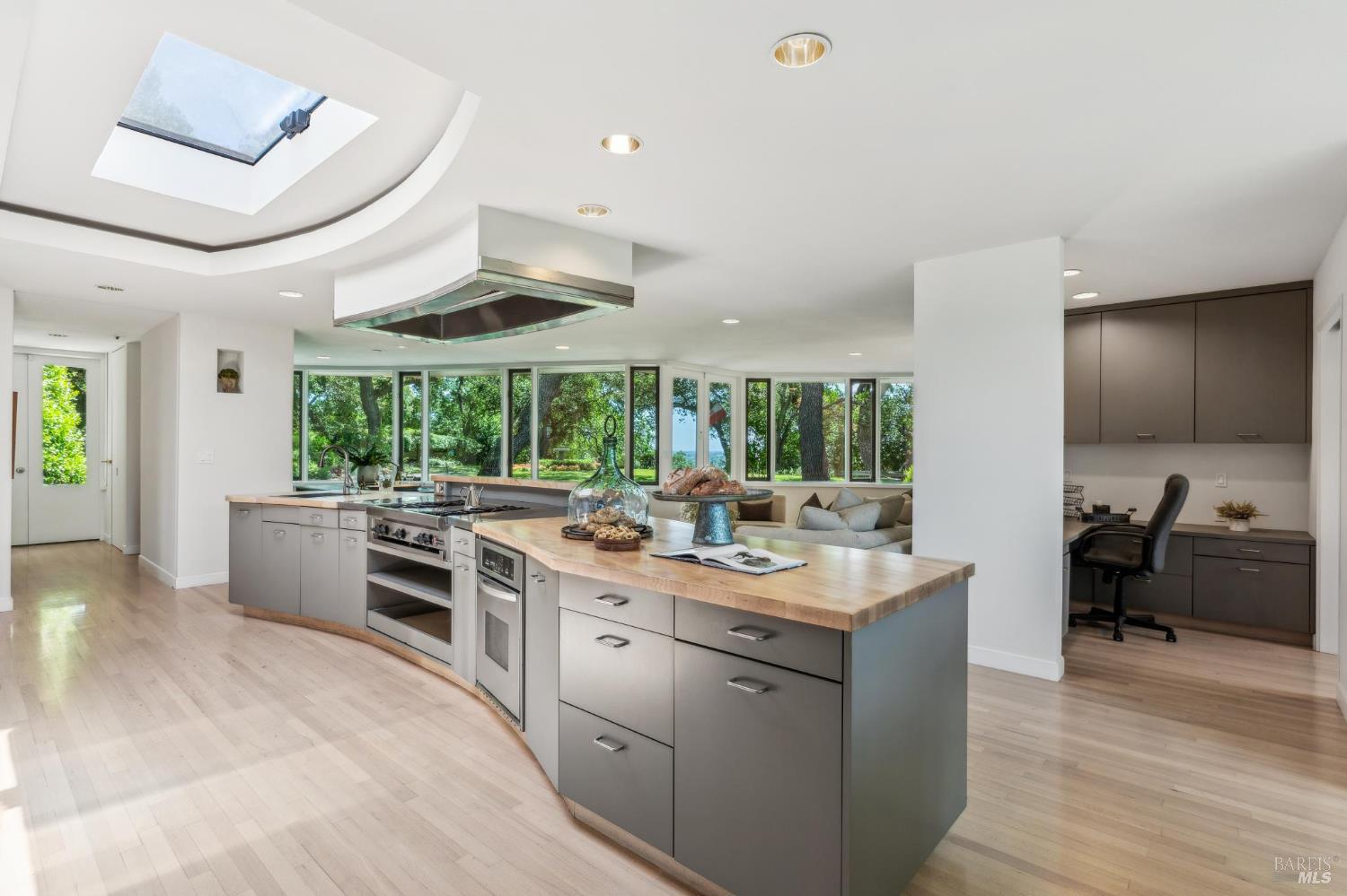 5768 Silverado Trail Napa CA 94558