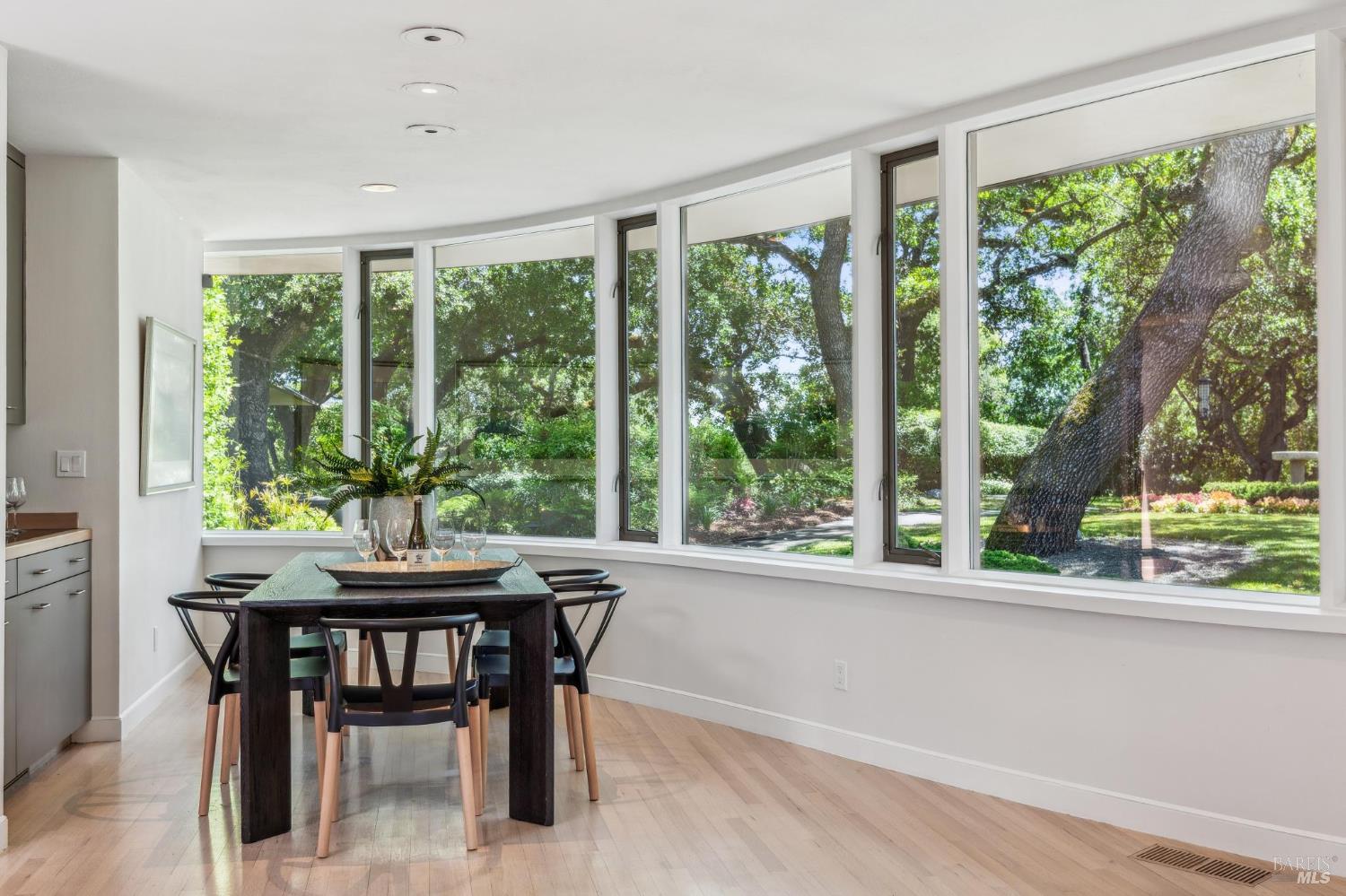 5768 Silverado Trail Napa CA 94558