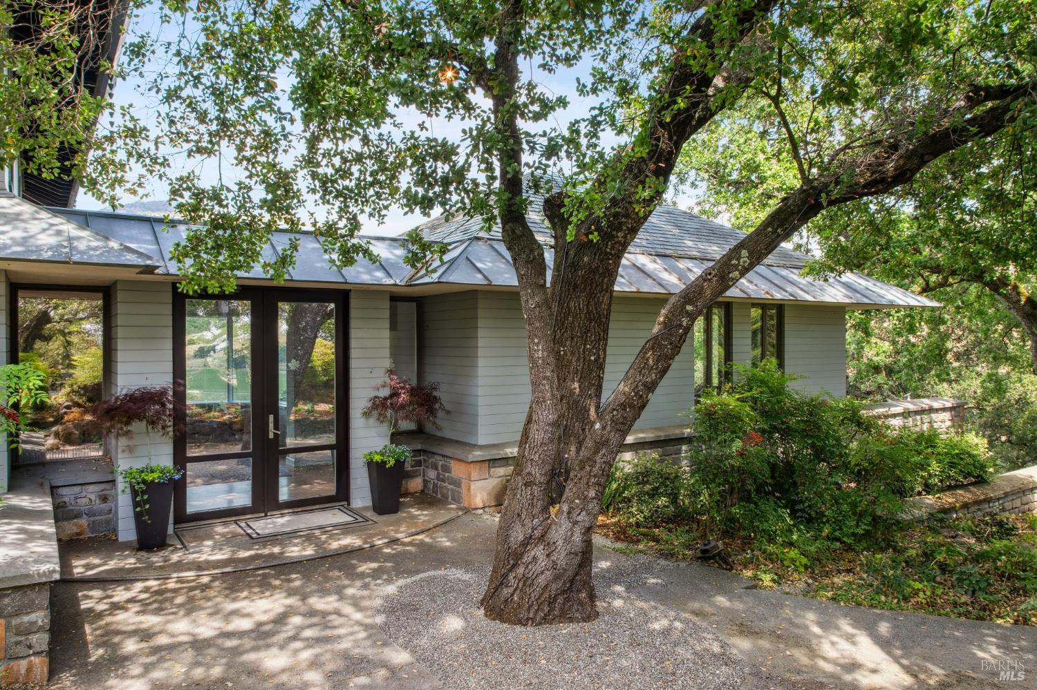 5768 Silverado Trail Napa CA 94558