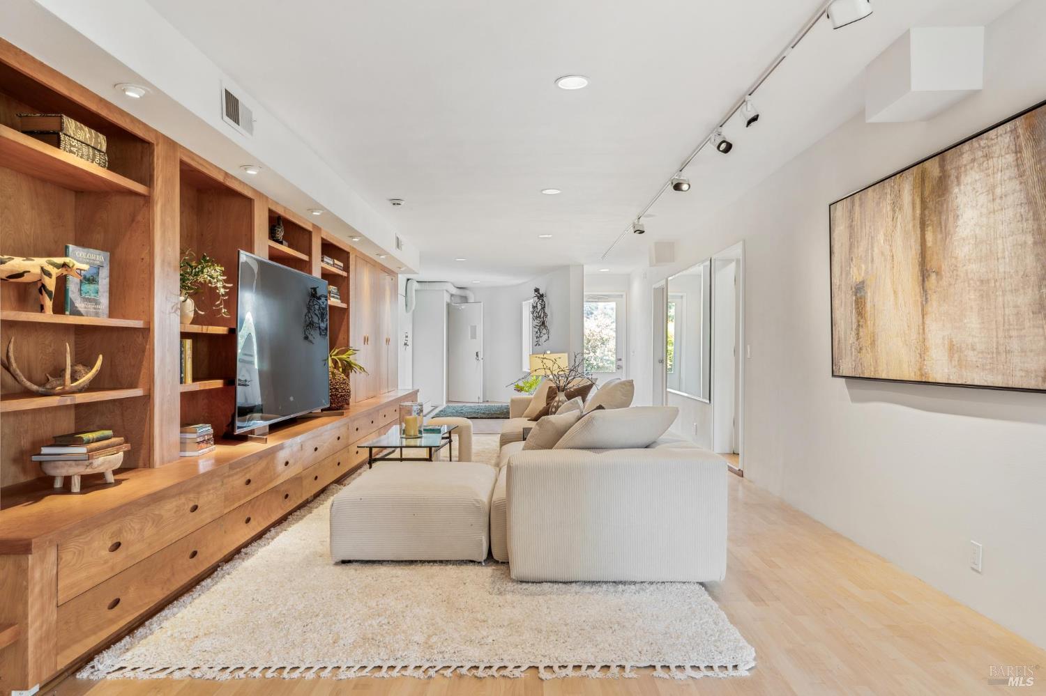 5768 Silverado Trail Napa CA 94558