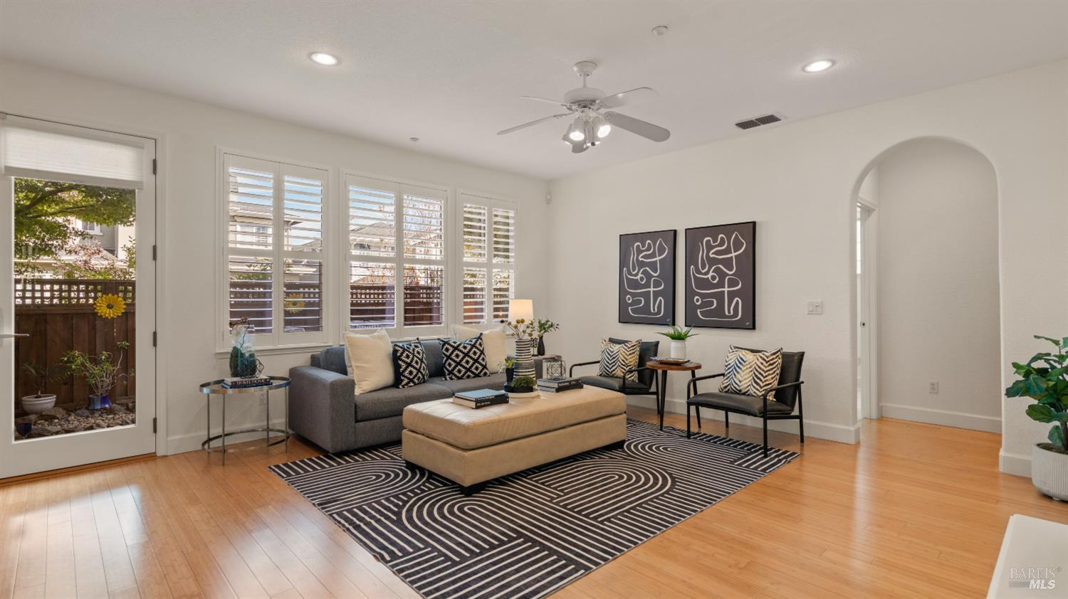 84 Pinheiro Circle Novato CA 94945
