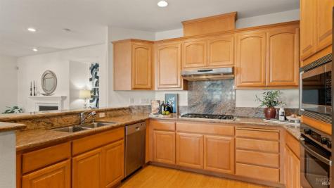84 Pinheiro Circle Novato CA 94945